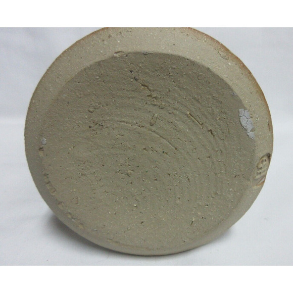 Artisan Pottery Stoneware 3D Pitcher 2 Tone Tan Browns Grapes Marked HB 8"x5" - Picture 6 of 9